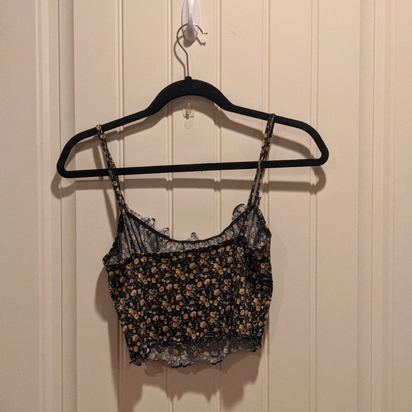 Shein crop top - Picture 2 of 2